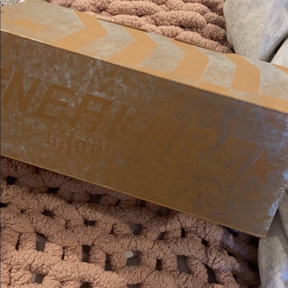 Wrinkled Silver Golden Gooses - Picture 8 of 8